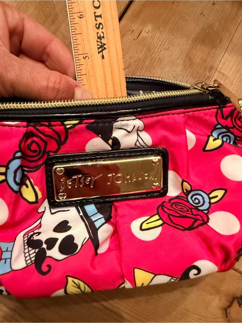 Betsey Johnson Bright Pink Black Skull & Rose Cosmetic Pouch Toiletry Bag